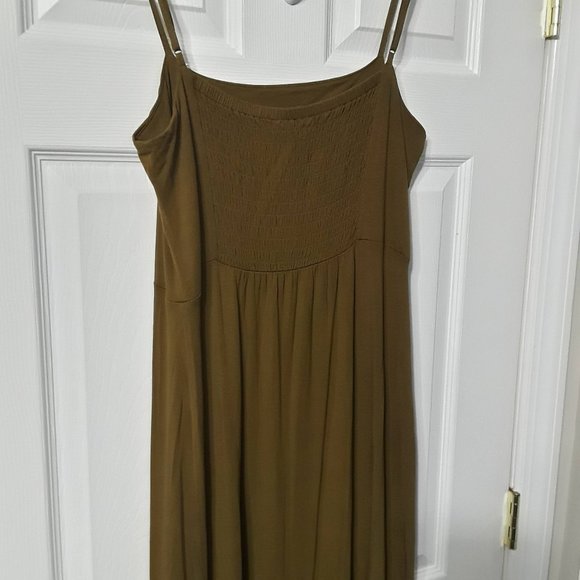 Banana Republic Smocked Maxi Dress - Picture 8 of 9